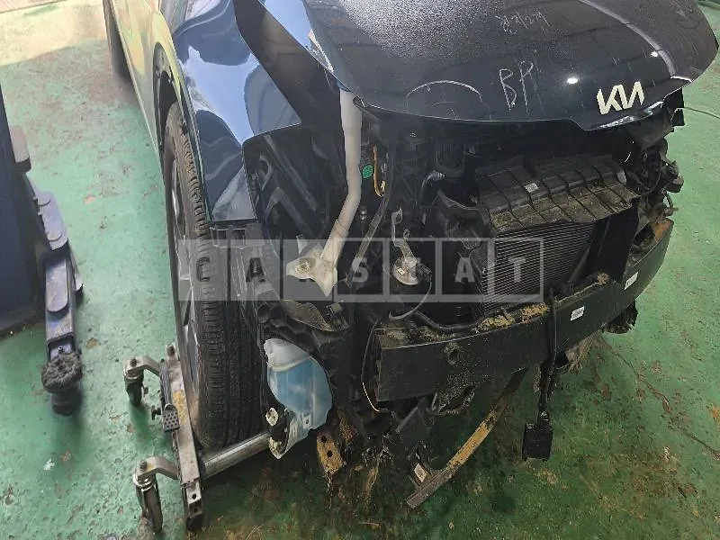 Photo 2 of 17: 2021 Kia Sportage, VIN KNAPV81BGNK018024 — Korean insurance auction