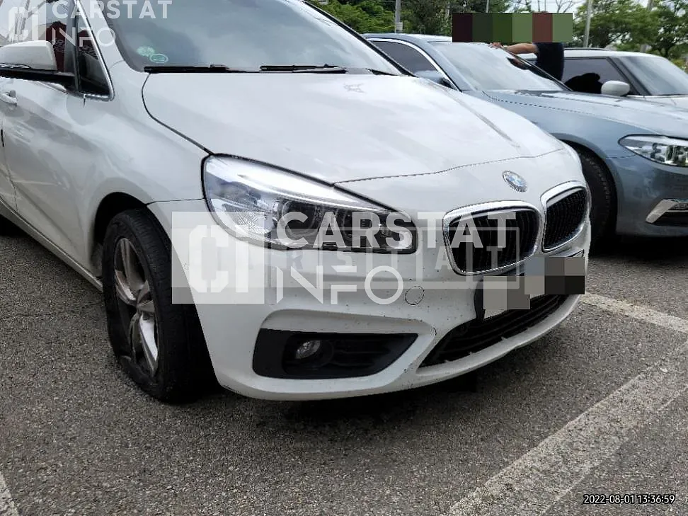 Photo 2 of 12: 2015 BMW Active Tourer — Korean insurance auction