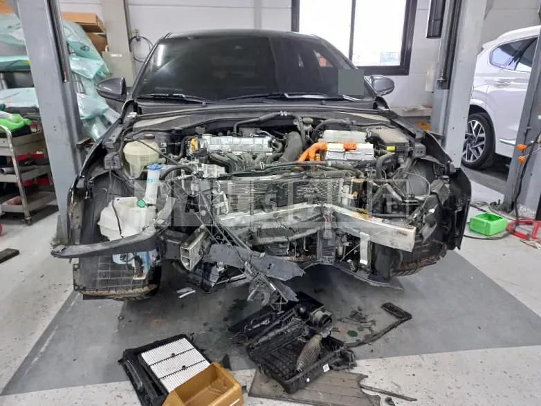 Photo 2 of 6: 2020 Hyundai IONIQ Hybrid, VIN KMHC051CGLU209308 — Korean insurance auction