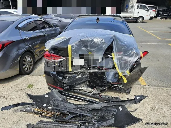 Photo 2 of 36: 2018 Genesis G80 3.3 — Korean insurance auction