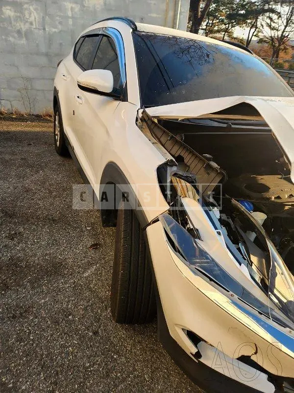 Photo 2 of 7: 2016 Hyundai Tucson TL 1.7, VIN KMHJ3815GHU241179 — Korean insurance auction