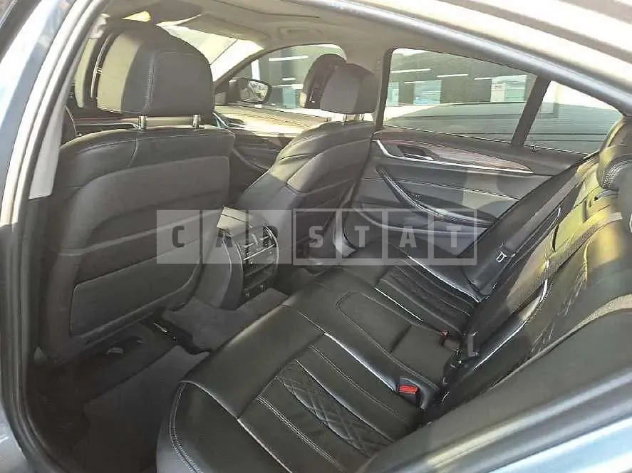 Photo 2 of 31: 2018 BMW 530i — Korean insurance auction