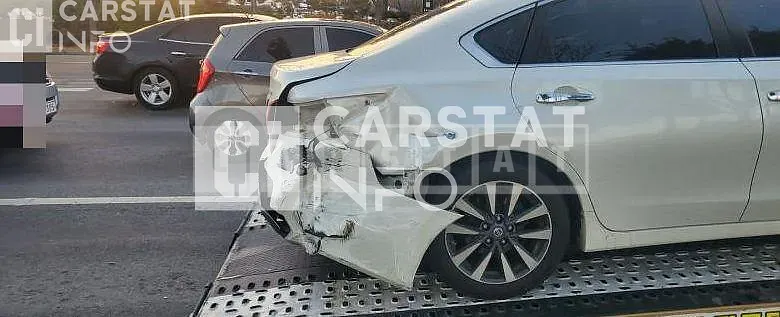 Photo 2 of 5: 2017 Nissan Altima 2.5 — Korean insurance auction