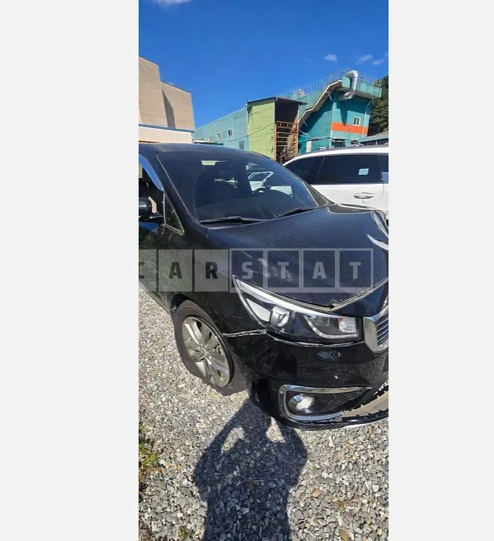 Photo 2 of 22: 2017 Kia Carnival 2.2 — Korean insurance auction