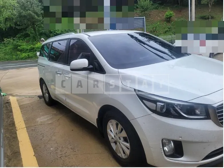 Photo 2 of 5: 2017 Kia Carnivals, VIN KNHMF37ABJS359532 — Korean insurance auction