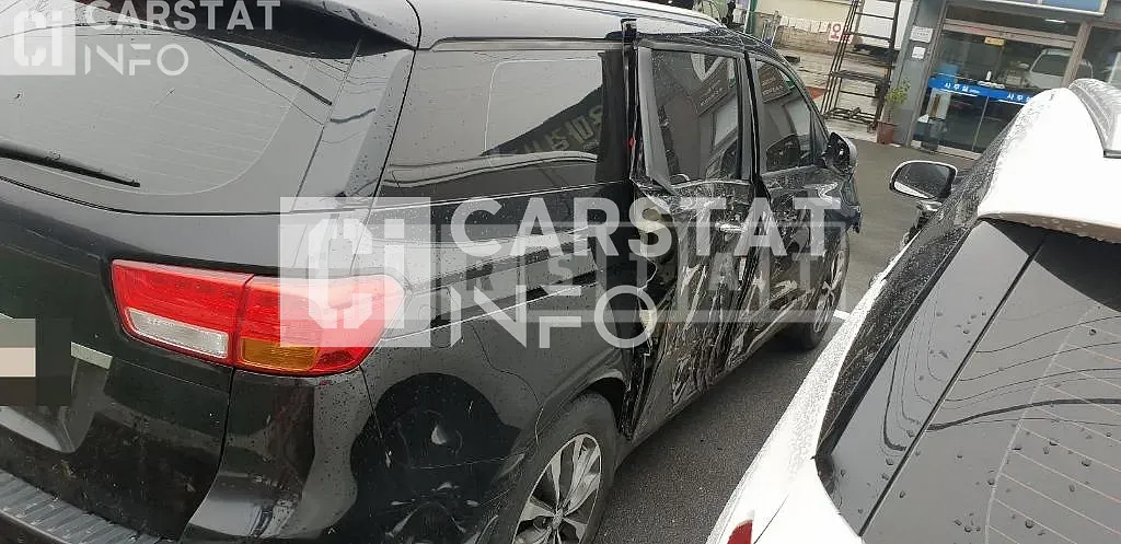 Photo 2 of 15: 2017 Kia Carnival 9 -Seater — Korean insurance auction