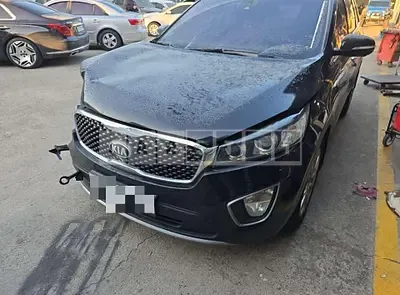 Photo 1 of 13: 2015 Kia Sorento 4WD, VIN KNAPK81BDFA101998 — Korean insurance auction