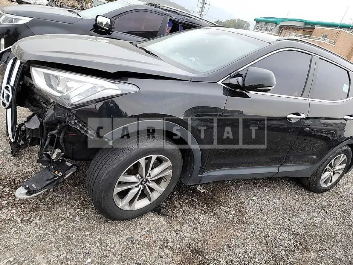 Photo 2 of 6: 2015 Hyundai Santa Fe 2.0 (4WD), VIN KMHSW81UDFU488375 — Korean insurance auction
