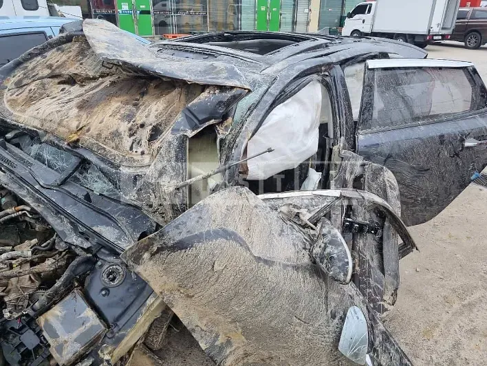 Photo 2 of 14: 2019 Kia K5, VIN KNAGW417GKA276215 — Korean insurance auction