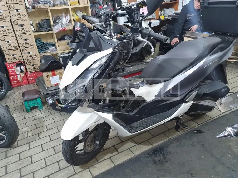 Photo 2 of 7: 2021 Honda Motorcycle PCX125 — Korean insurance auction