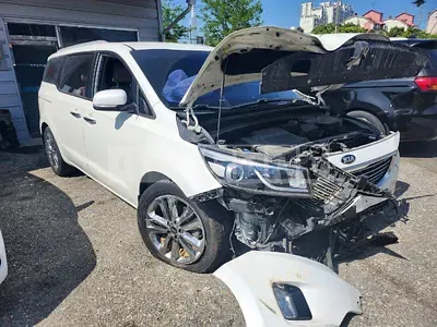 Photo 1 of 9: 2016 Kia Carnival — Korean insurance auction
