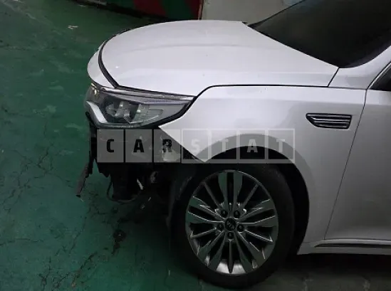 Photo 2 of 15: 2019 Kia K5 — Korean insurance auction