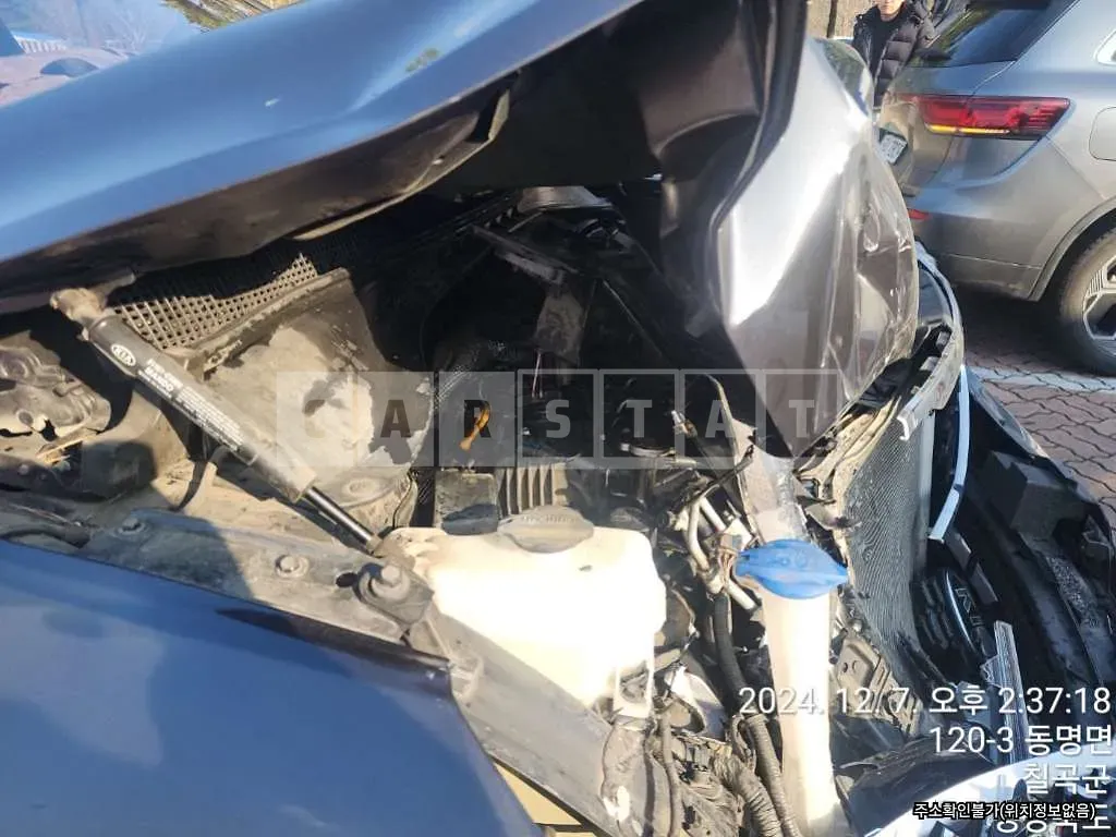 Photo 2 of 13: 2018 Kia Sorento — Korean insurance auction