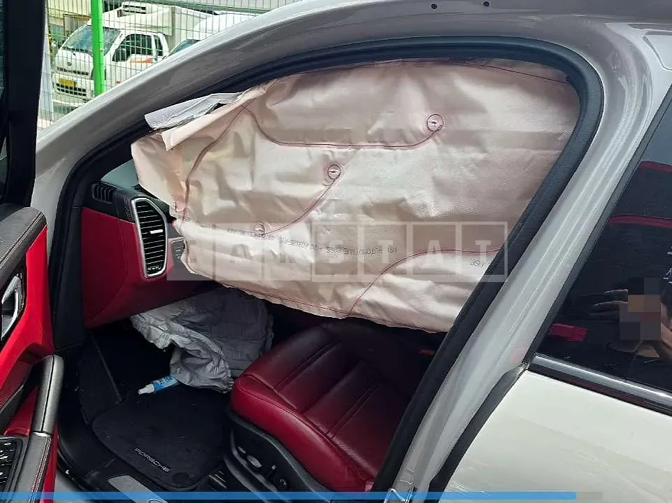 Photo 2 of 24: 2023 Porsche Cayenne, VIN WP1BA29Y9PDA38998 — Korean insurance auction