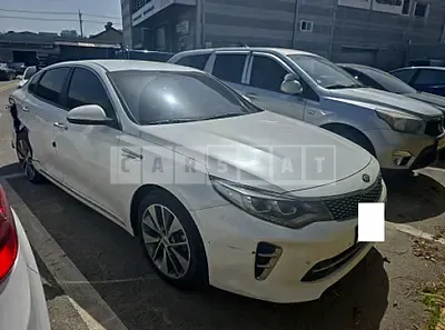 Photo 1 of 11: 2017 Kia K5 — Korean insurance auction