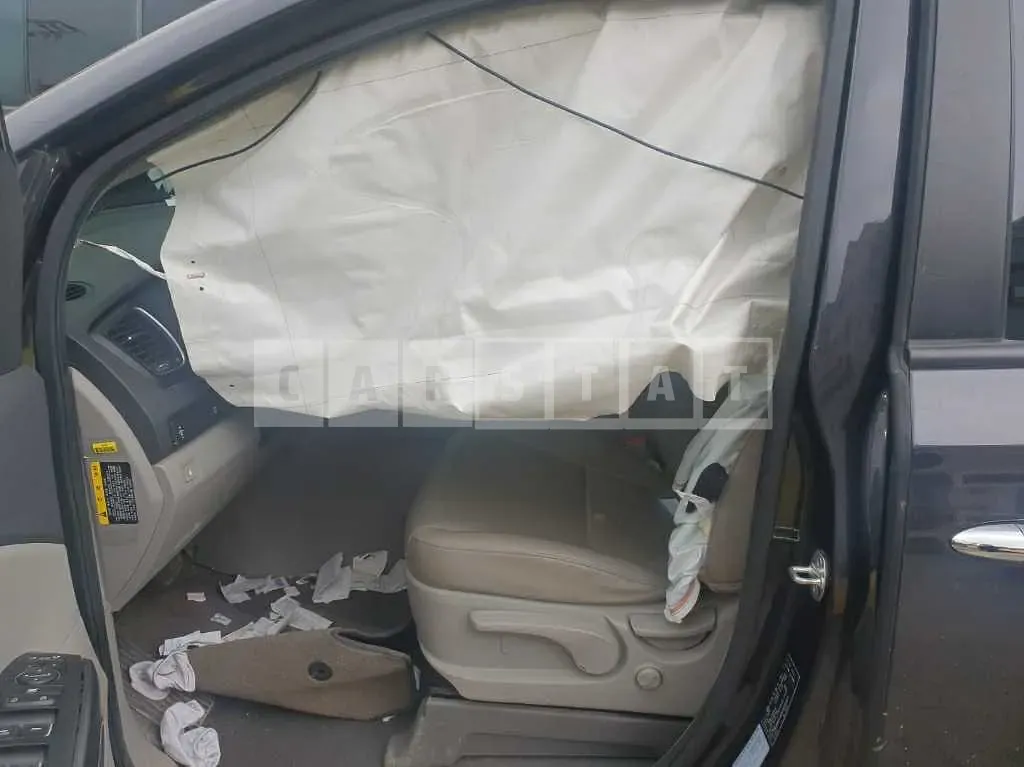 Photo 2 of 13: 2019 Kia Carnival, VIN KNAMB81ABKS606444 — Korean insurance auction