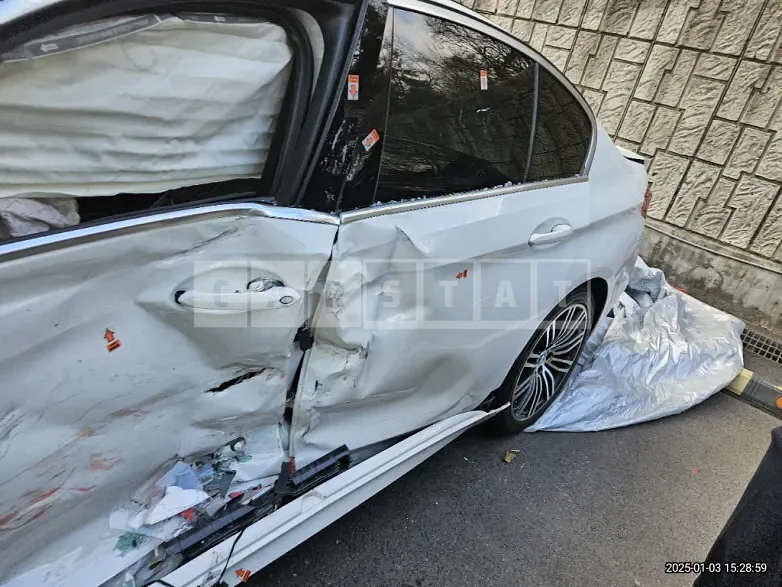 Photo 2 of 17: 2019 BMW 530i M Sport Package — Korean insurance auction