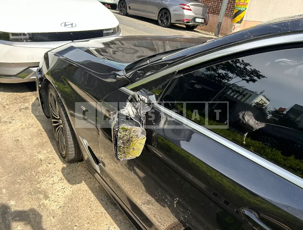 Photo 2 of 18: 2019 BMW 530i xDrive M Sport Package Plus — Korean insurance auction