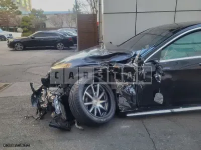 Photo 1 of 9: 2016 Mercedes-Benz AMG S63 4Matic L, VIN WDDUG7JBXGA269381 — Korean insurance auction