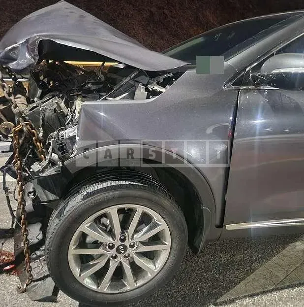 Photo 2 of 16: 2016 Kia Sorento, VIN KNAPH81ABGA194941 — Korean insurance auction
