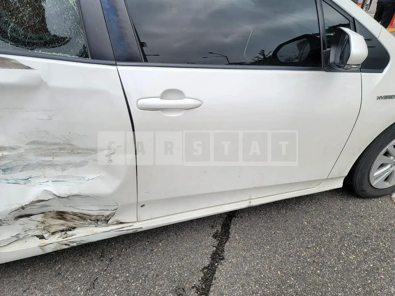 Photo 2 of 17: 2016 Toyota Prius, VIN JTDKBRFU9G3524998 — Korean insurance auction