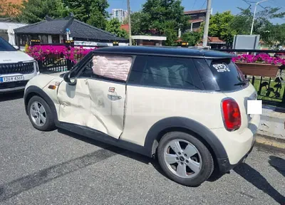 Photo 1 of 24: 2015 MINI Cooper D — Korean insurance auction
