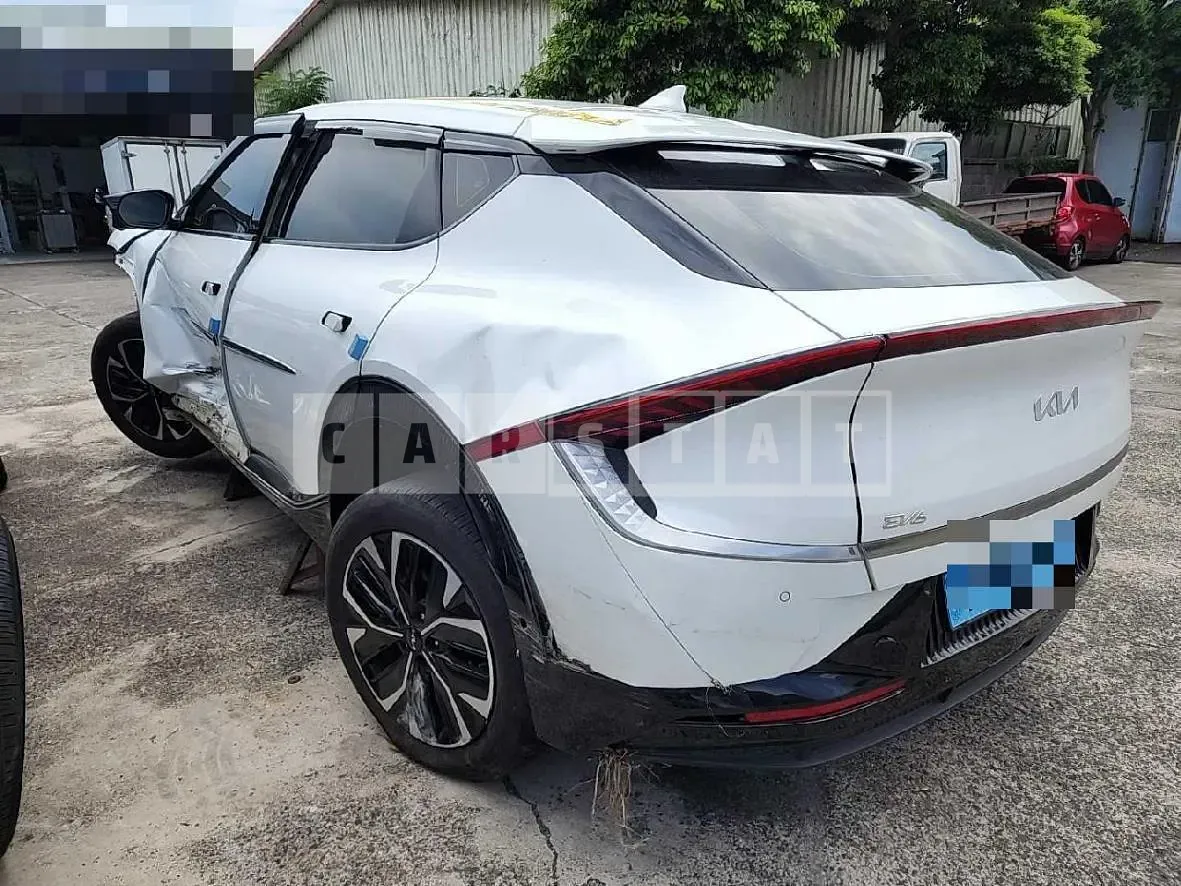 Photo 2 of 8: 2023 Kia EV6 Long Range — Korean insurance auction