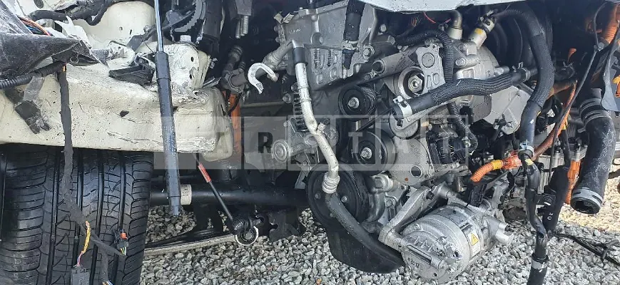 Photo 2 of 9: 2017 Kia K5 — Korean insurance auction