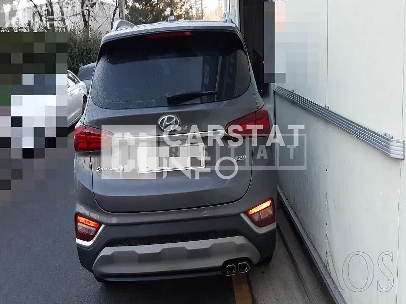Photo 2 of 15: 2018 Hyundai Santa Fe 2.2, VIN KMHS381CBKU107767 — Korean insurance auction