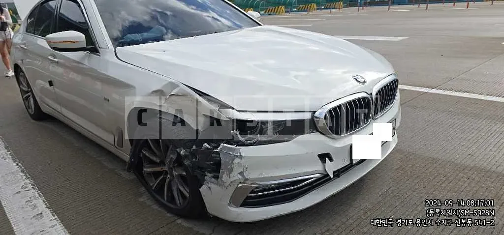 Photo 2 of 10: 2018 BMW 520i — Korean insurance auction