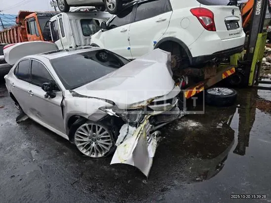 Photo 2 of 6: 2019 Toyota Camry Hybrid, VIN JTNB21HKXK3019862 — Korean insurance auction