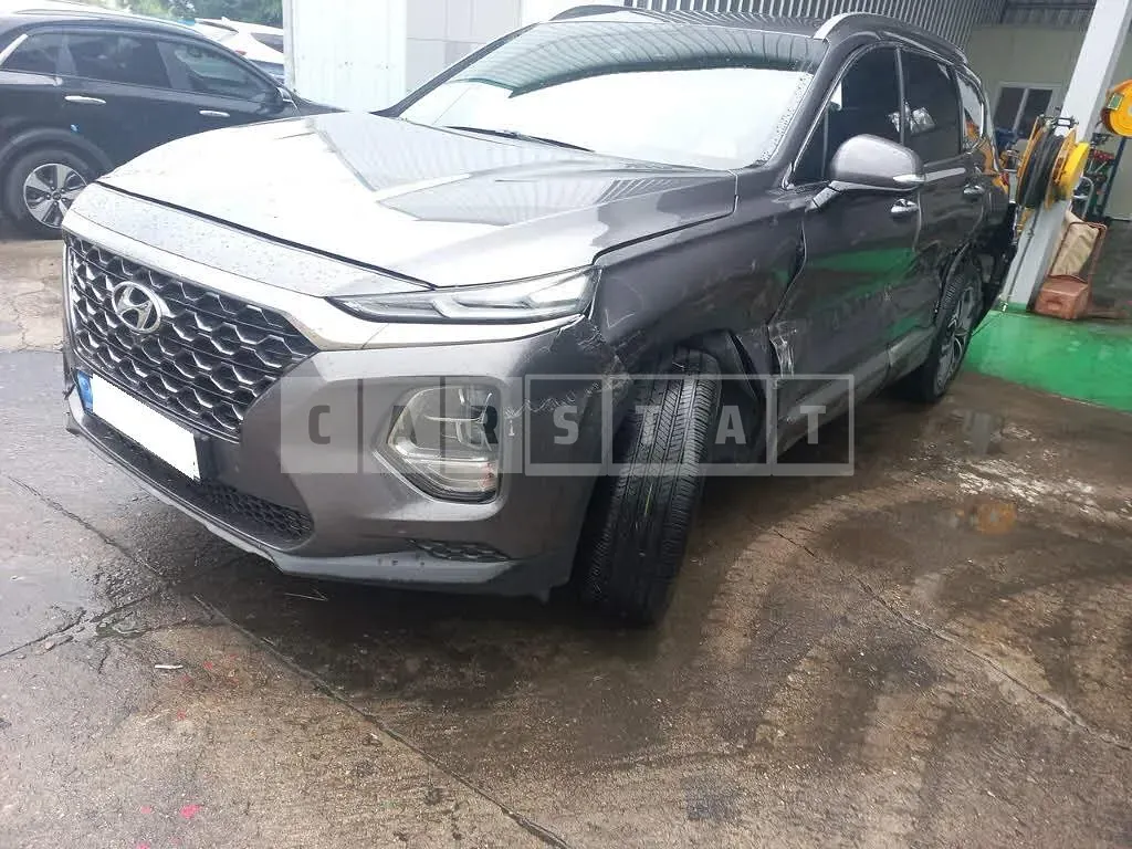 Photo 2 of 17: 2018 Hyundai Santa Fe, VIN KMHS381CBKU080753 — Korean insurance auction