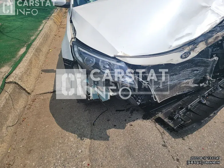 Photo 2 of 12: 2015 Kia K5, VIN KNAGM419BFA602651 — Korean insurance auction