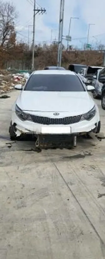 Photo 1 of 9: 2016 Kia K5 — Korean insurance auction