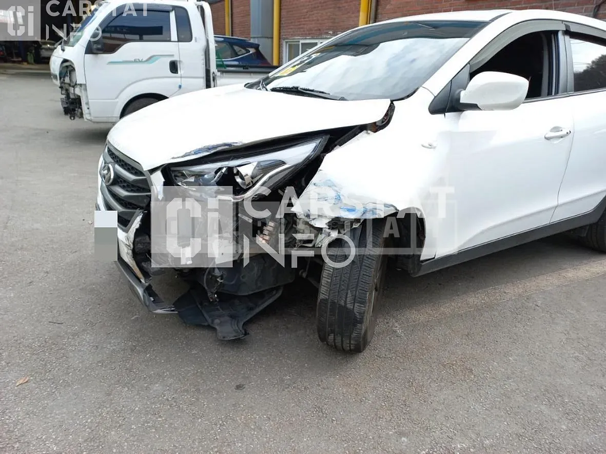 Photo 2 of 5: 2014 Hyundai Tucson ix — Korean insurance auction