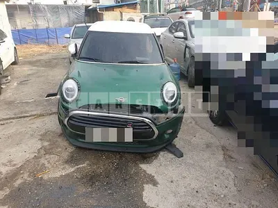 Photo 1 of 5: 2020 MINI Cooper Five-Door, VIN WMWXV7107L2M80406 — Korean insurance auction