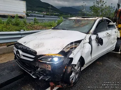 Photo 1 of 11: 2016 Mercedes-Benz C220d 4Matic — Korean insurance auction