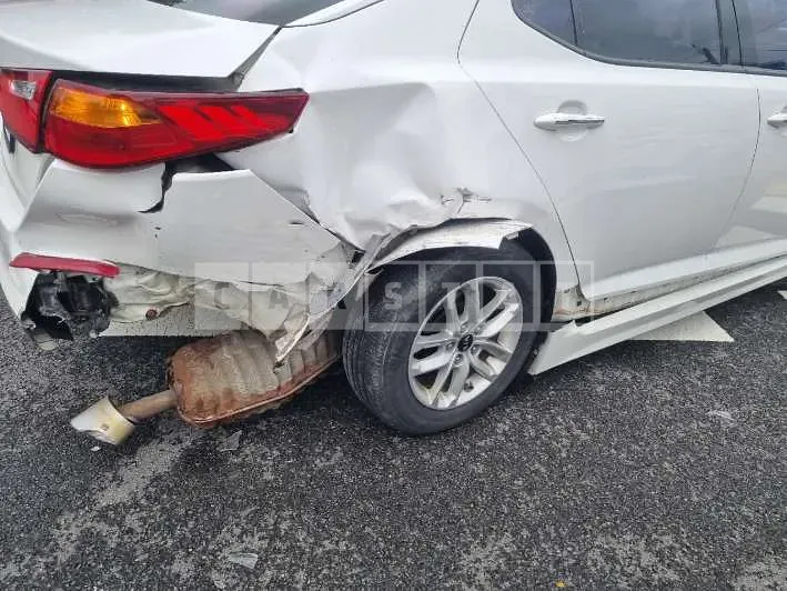 Photo 2 of 6: 2015 Kia K5 — Korean insurance auction