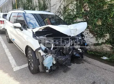 Photo 1 of 38: 2021 Kia Carnival Limousine, VIN KNANE81BBMS067853 — Korean insurance auction