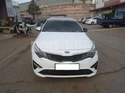 Photo 1 of 10: 2019 Kia K5 — Korean insurance auction