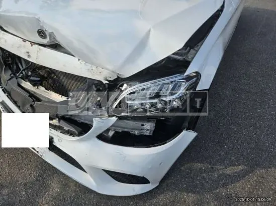 Photo 2 of 10: 2019 Mercedes-Benz C 200 — Korean insurance auction