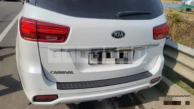 Photo 1 of 8: 2018 Kia Carnivals — Korean insurance auction