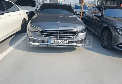 Photo 1 of 35: 2021 Mercedes-Benz E300 e 4Matic, VIN W1KZF5EB3MA987700 — Korean insurance auction