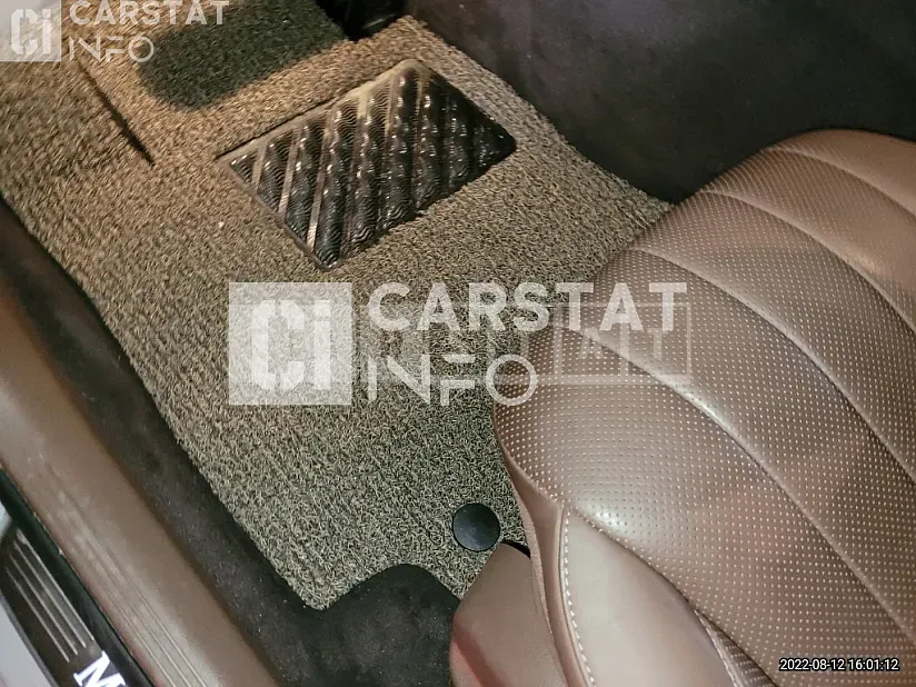 Photo 2 of 17: 2018 Mercedes-Benz Subsubbenz E300 4Matic — Korean insurance auction