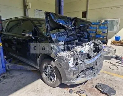 Photo 1 of 17: 2024 Kia Carnival, VIN KNANC81BBSS451442 — Korean insurance auction