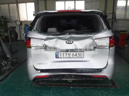 Photo 2 of 9: 2017 Kia Carnival — Korean insurance auction