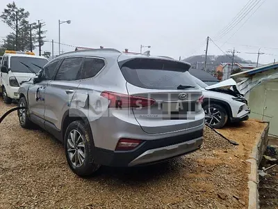 Photo 1 of 9: 2019 Hyundai Santa Fe TM 2.0 4WD, VIN KMHS281BDKU137495 — Korean insurance auction