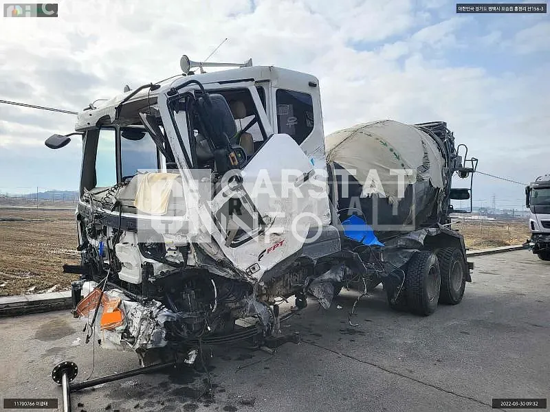 Photo 2 of 14: 2020 BMW Truck /Concrete Mixer Truck, VIN KLTDL4MP1MK003110 — Korean insurance auction