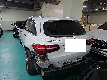 Photo 2 of 33: 2018 Mercedes-Benz GLC220d 4Matic — Korean insurance auction