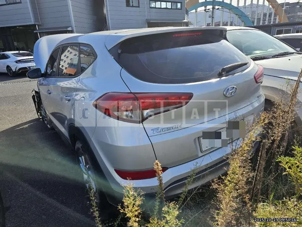 Photo 2 of 18: 2016 Hyundai Tucson — Korean insurance auction